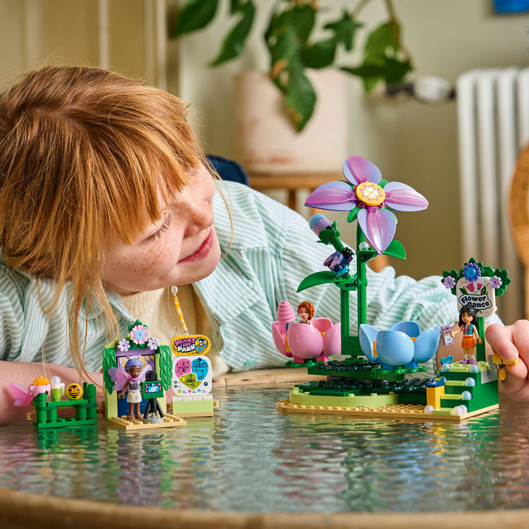 lego friends draaiende theekopjesattractie met bloementhema | 42702 | 4
