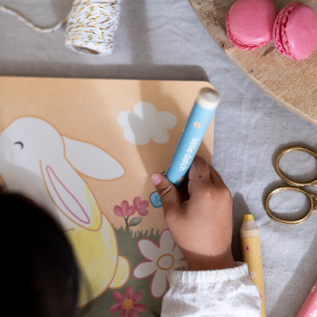 126848 | little dutch kleurboek met kleurpotloden rosa's garden | 14