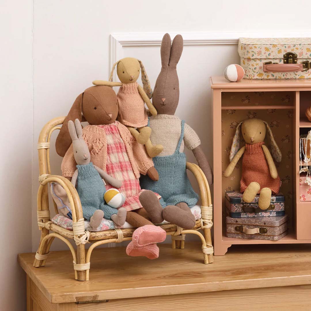 maileg knuffelkonijn met gebreid jurkje - cremegeel - 22cm | 16-6100-00 | 2