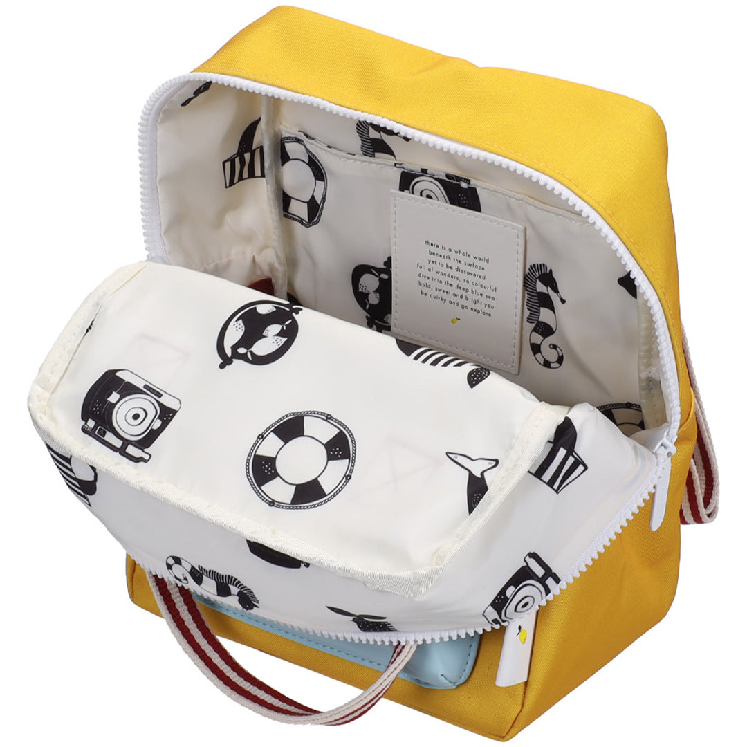 1802302-sticky-lemon-peuterrugzak-envelope-submarine-yellow-26-cm_3