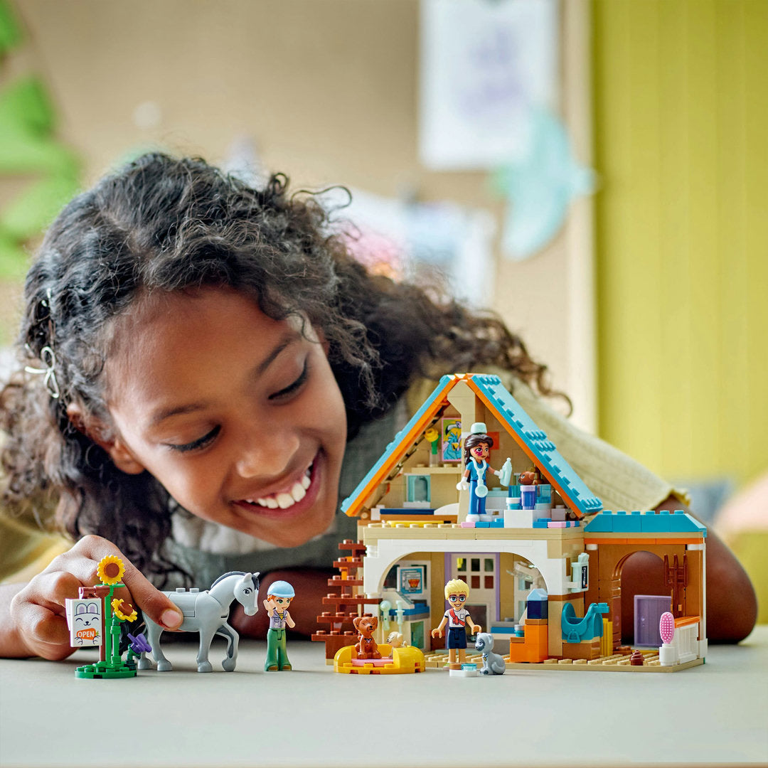 LEGO friends dierenkliniek voor paarden en huisdieren