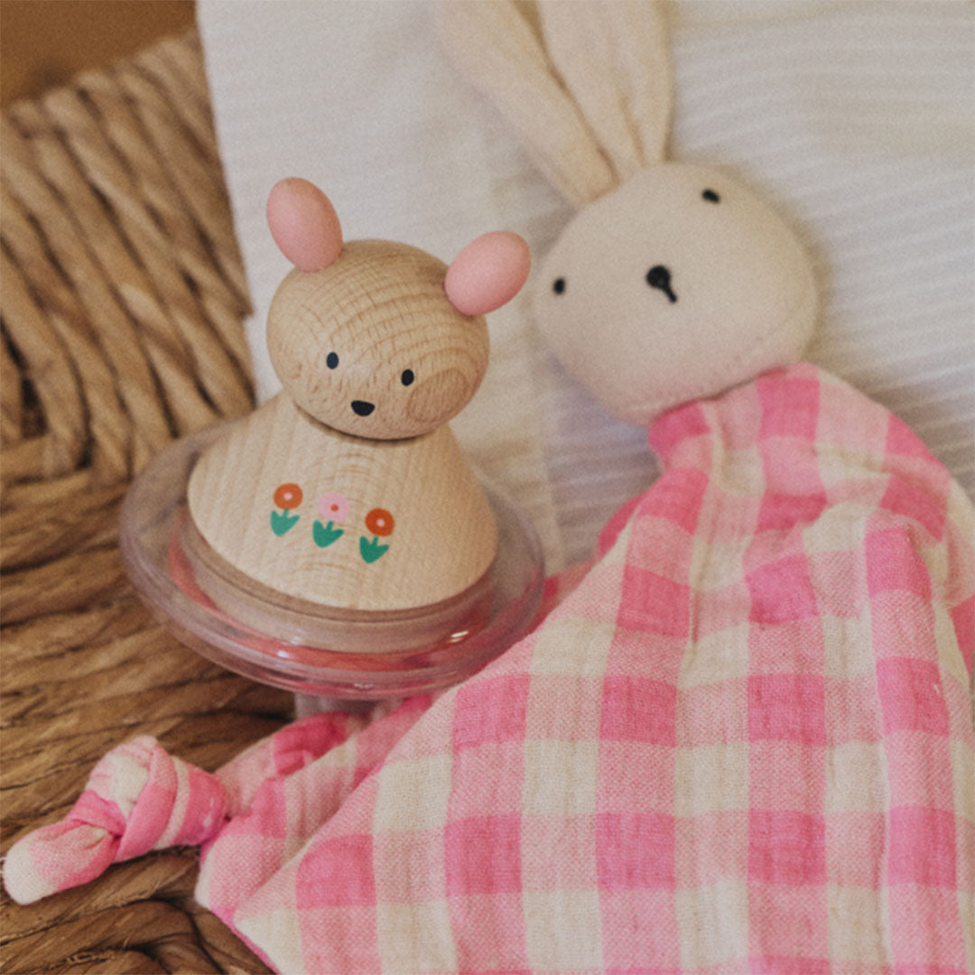 37395 | le petit souk knuffeldoek - konijn | 2