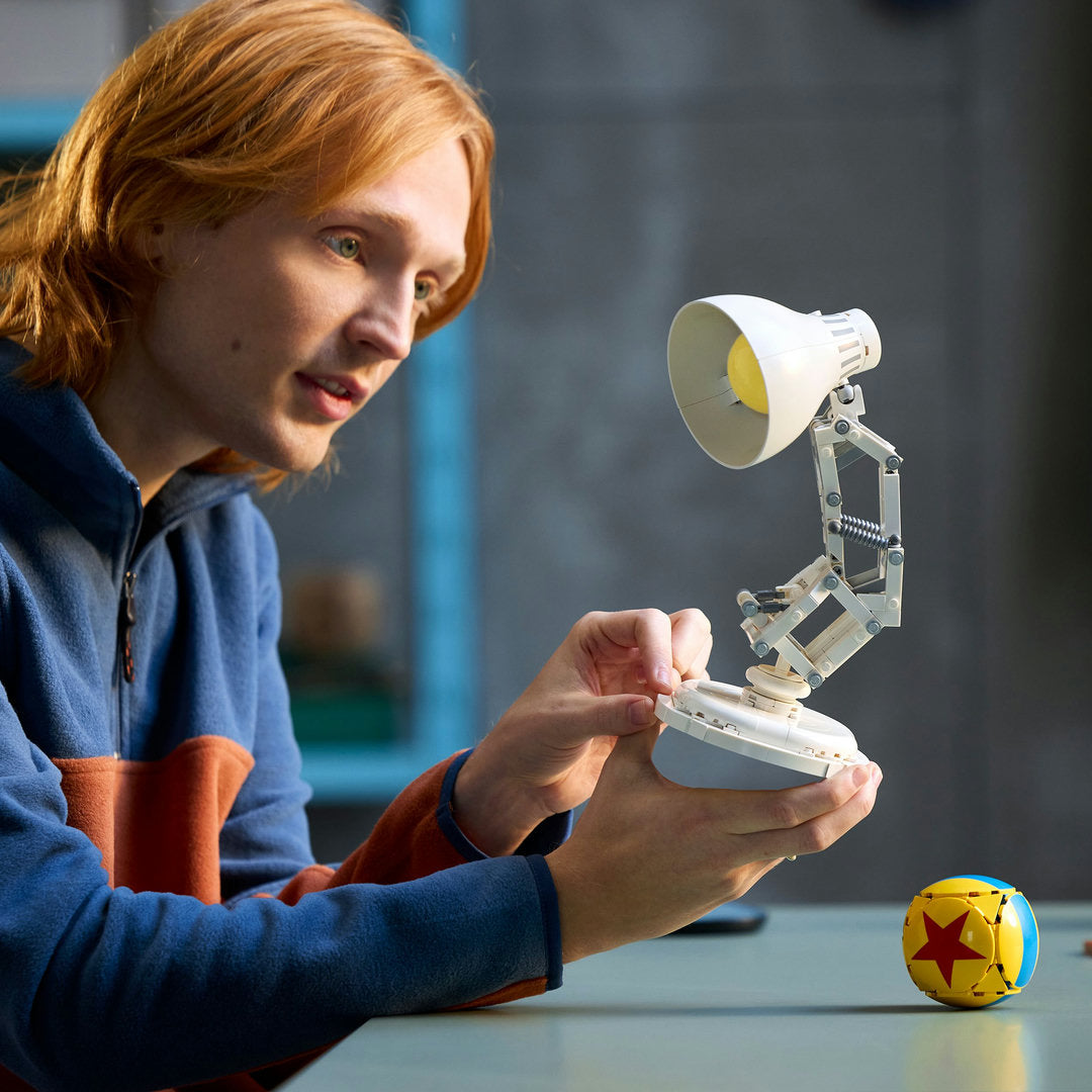 LEGO ideas ǀ disney pixar luxo jr. displaymodel