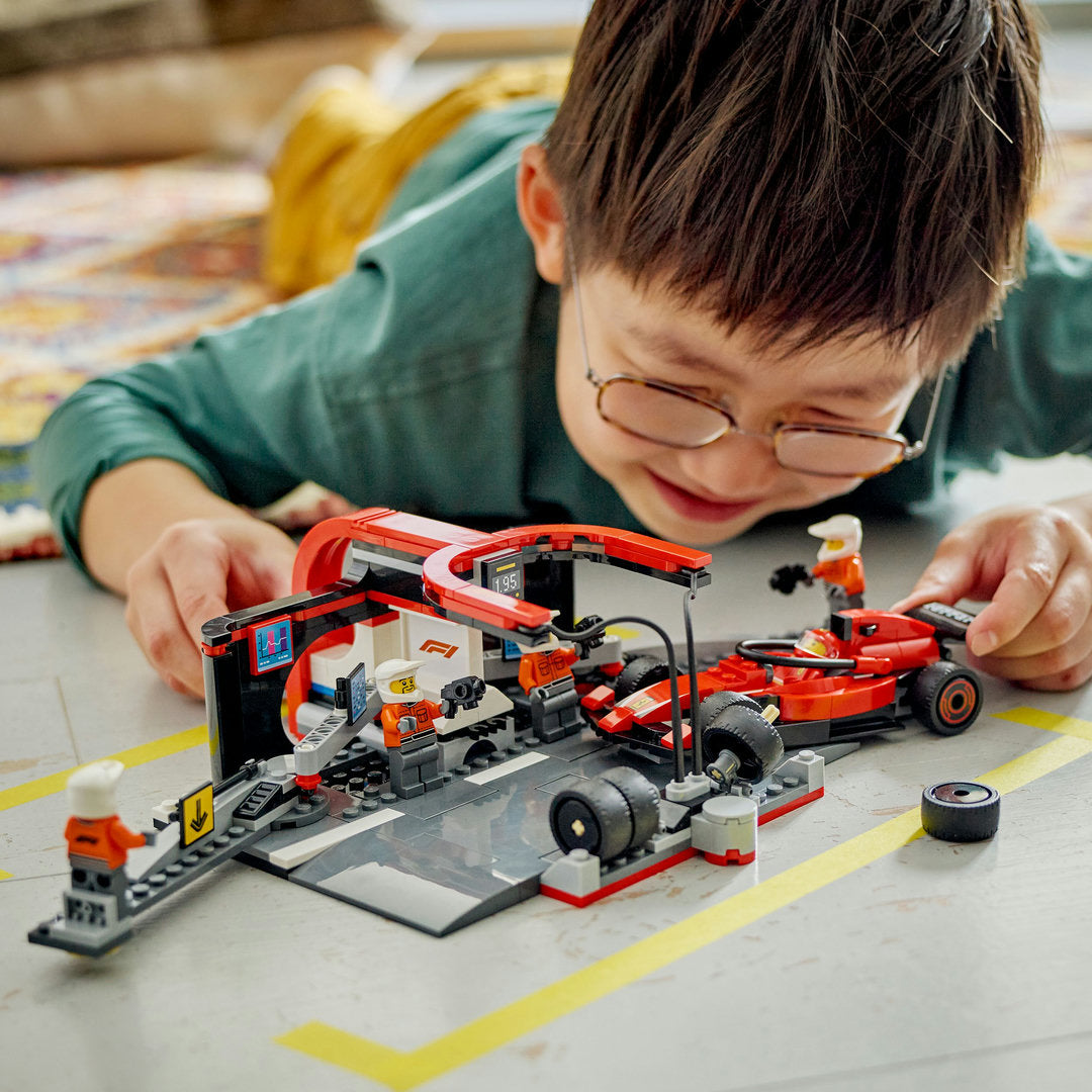 LEGO city f1 pitstop en pitcrew met ferrari auto