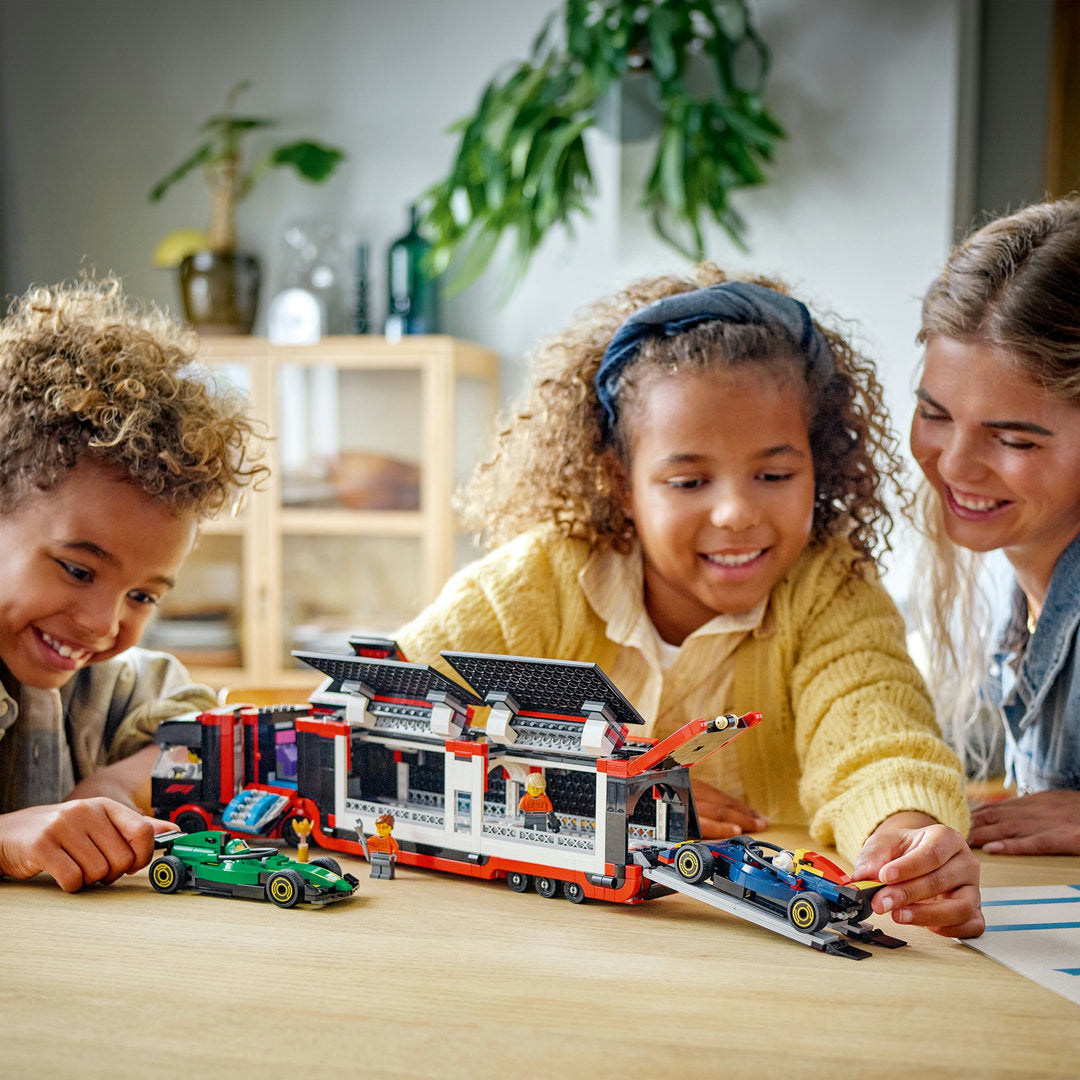 LEGO city f1 truck met rb20 en amr24 f1 auto's speelset