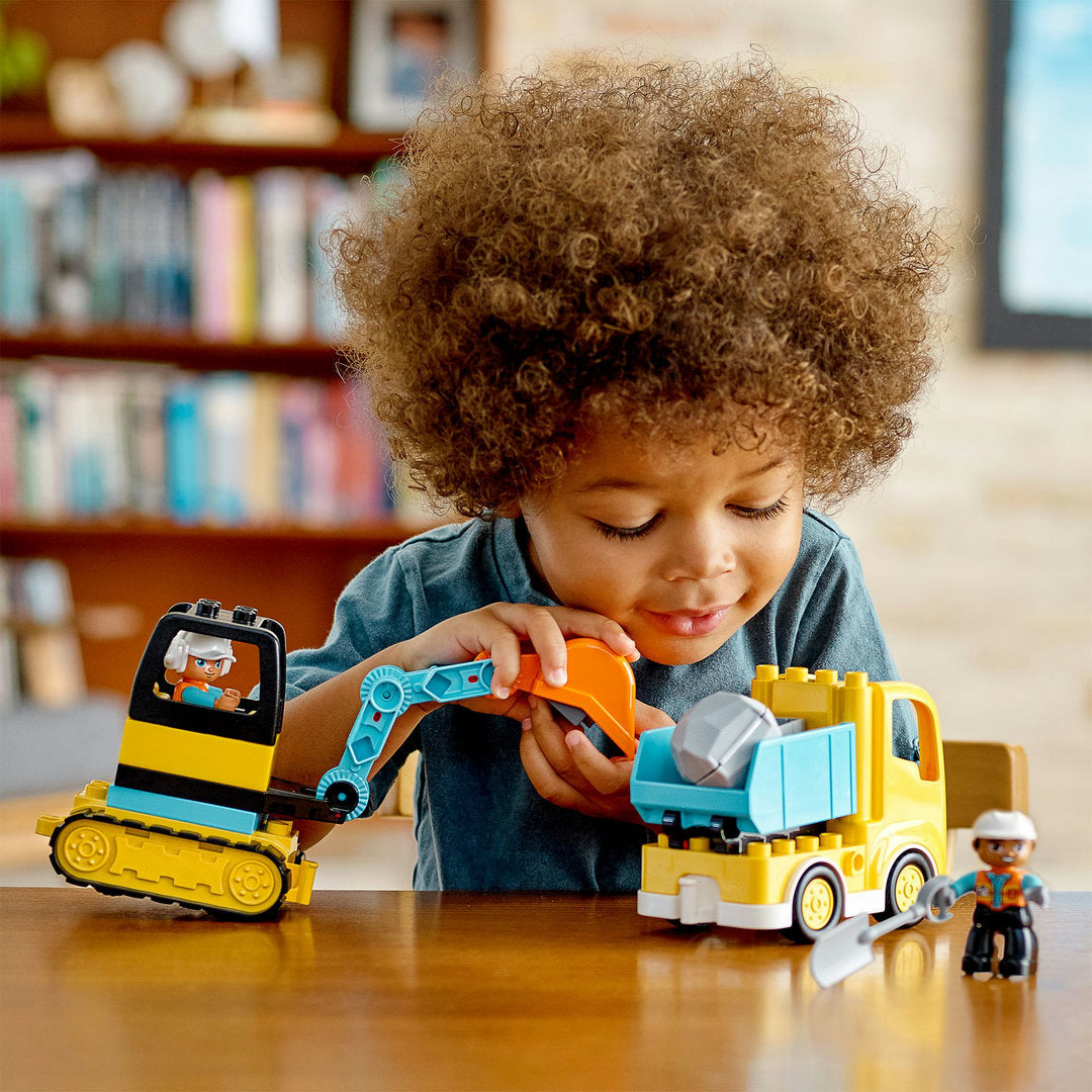 LEGO DUPLO construction truck en graafmachine met rupsbanden (20 onderdelen)