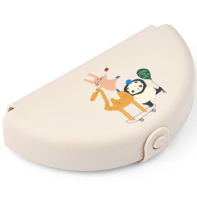 LW19265-2623 |  liewood siliconen snackdoos eugene - around the world - sandy | 1