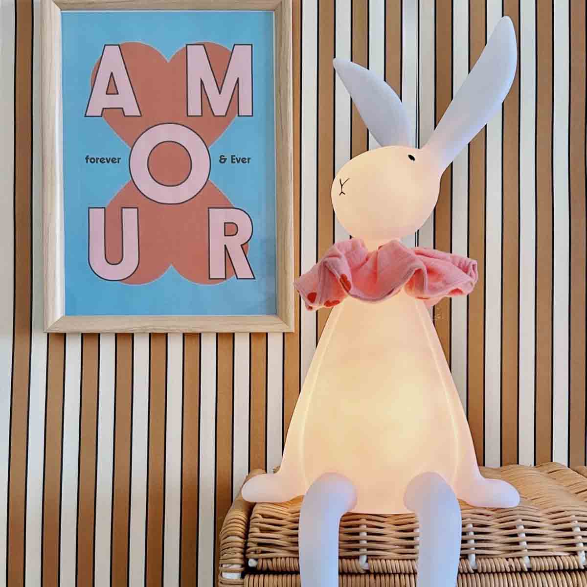 rose in april nachtlamp joseph the bunny