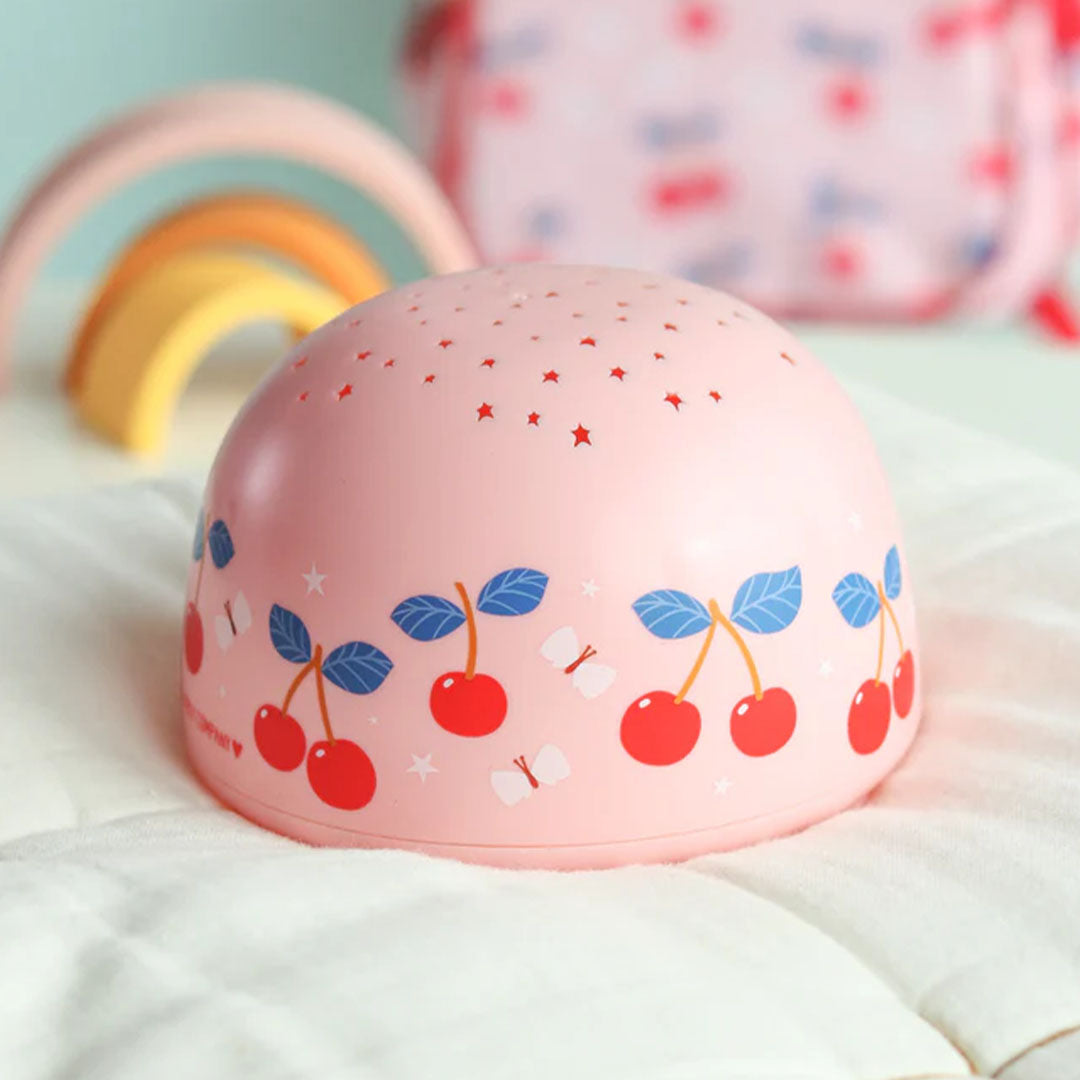 a little lovely company nachtlamp en sterprojector kersen | ALLCPLCLPI03 | 4