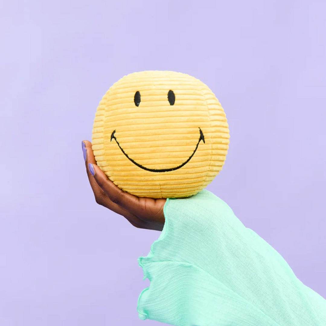 bon ton toys knuffelbal smiley eco corduroy - geel - Ø13 cm | 35.013.200 | 2
