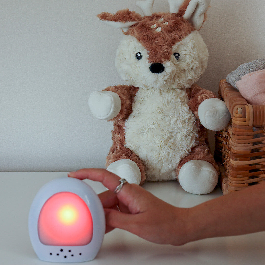 cloud.b knuffelreekalf met nachtlamp en geluid - finley | CLB-LOVELIGHT-FAW | 1