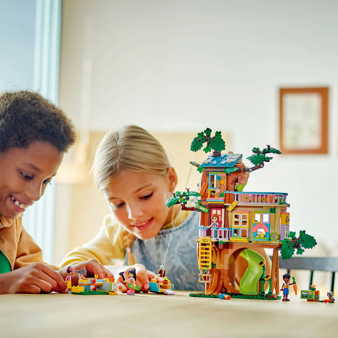 LEGO friends boomhut voor de vrienden bouwset