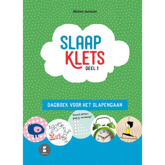 De voorkant van het groene gezinnig Slaapklets Deel 1 dagboek voor het slapengaan, met witte wolken en illustraties.