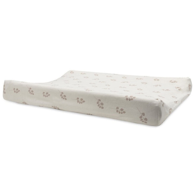 Jollein hoes voor een verschoonkussen met wild rose takjespatroon op een lichte ondergrond.