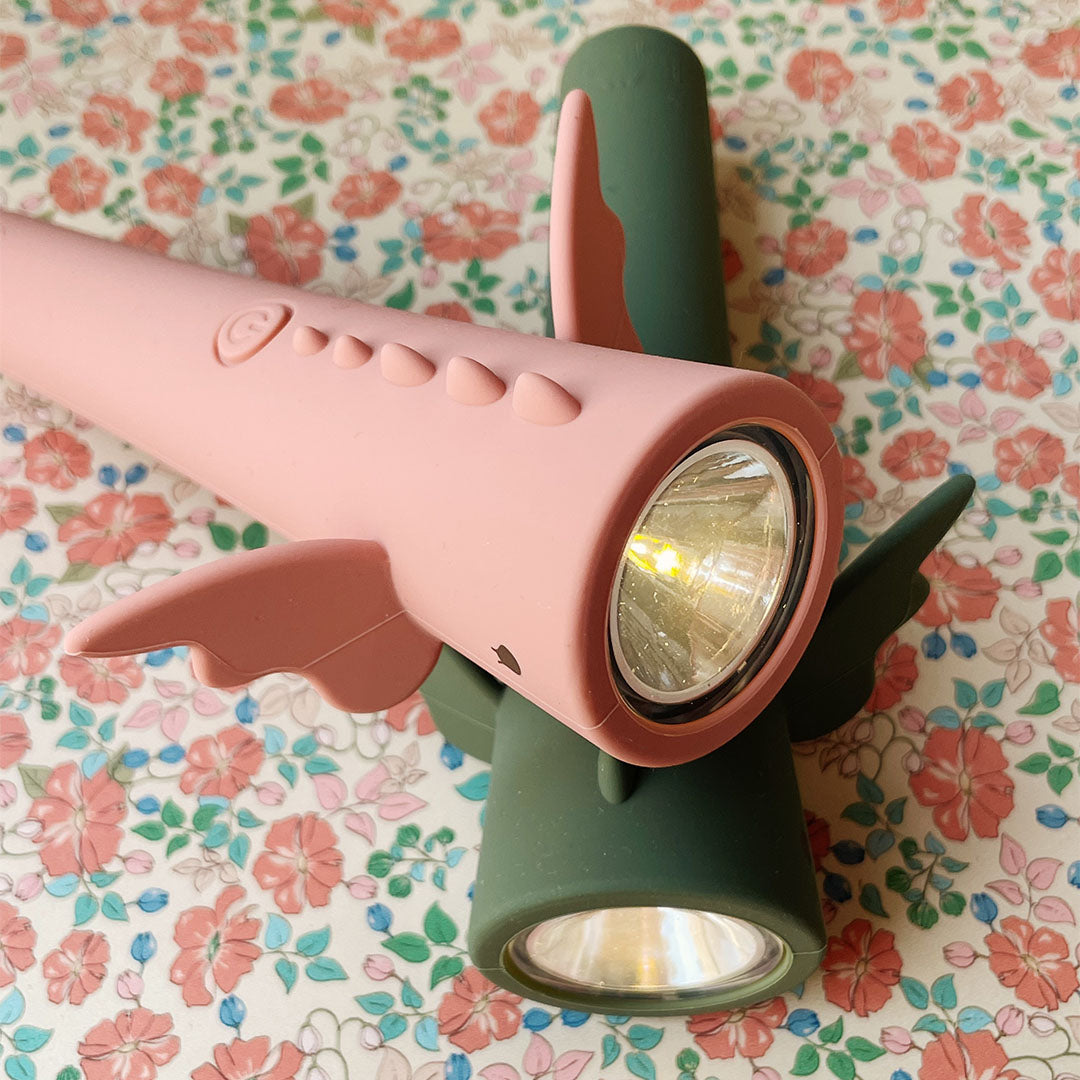 konges sløjd oplaadbare zaklamp dragon - rasberry | KS101522-RASBERRY | 1
