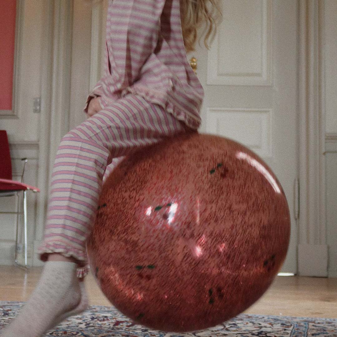konges sløjd skippybal met glitters - cherry - 50 cm | KS104239 | 1
