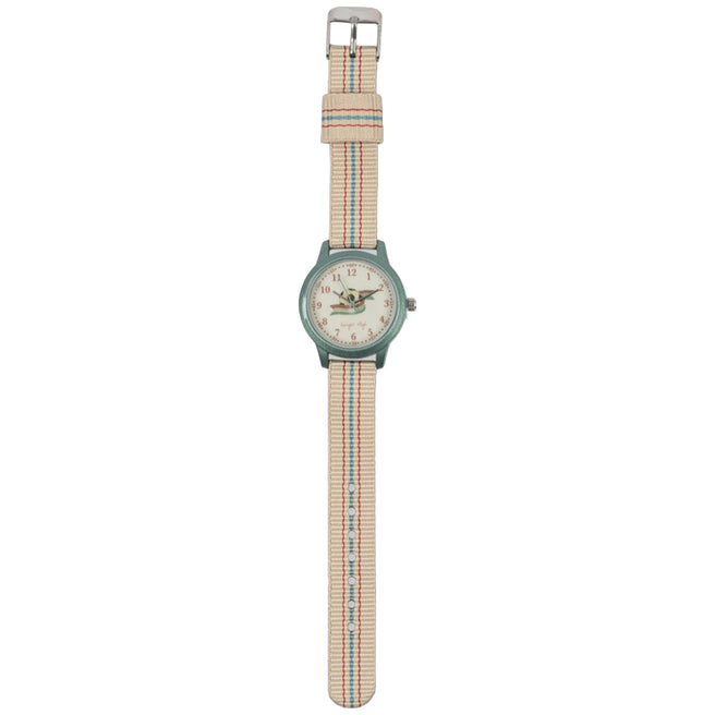 Konges Sløjd kinderhorloge met voetbalthema en beige gestreepte band.