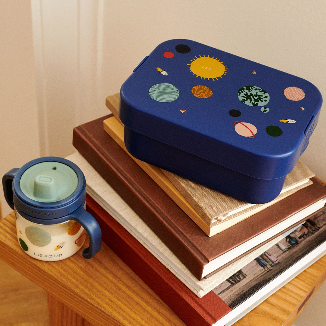 liewood-broodtrommel-kamil-universe-classic-navy_1