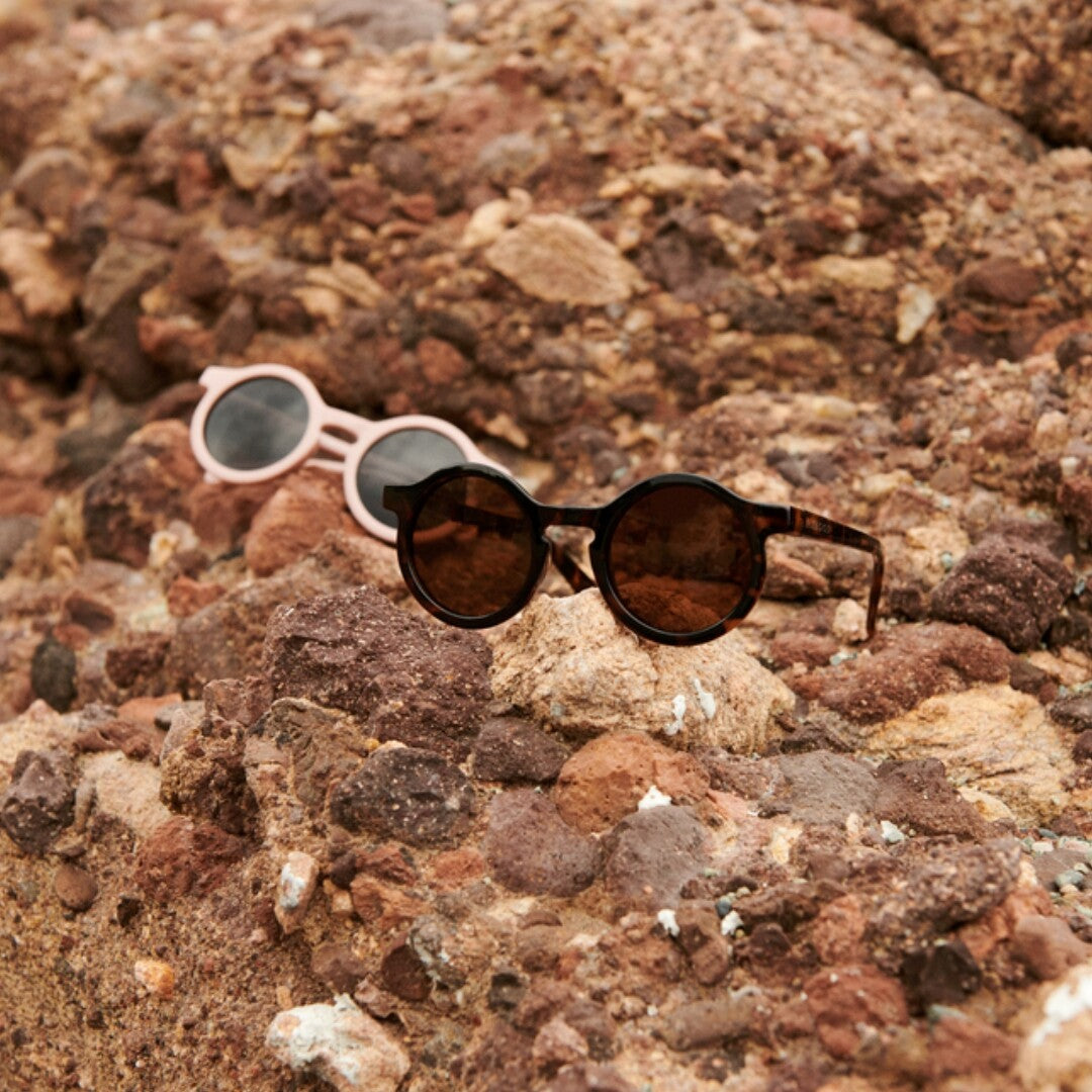 liewood kinderzonnebril darla - dark tortoise shiny - 1-3 jaar  | LW20088-9939 | 1