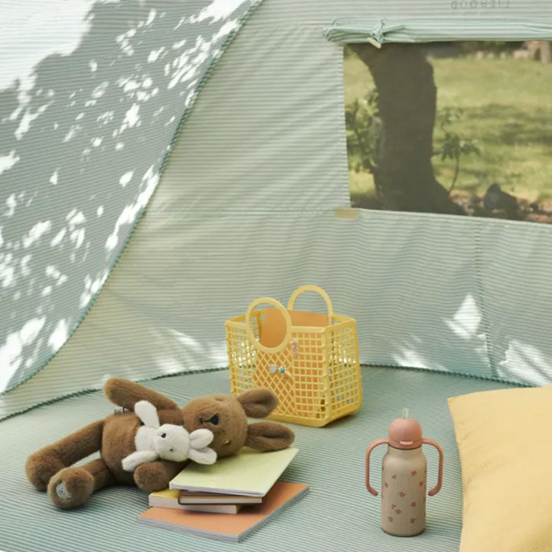 liewood rvs thermosfles kimmie - 250 ml in tent voorbeeld