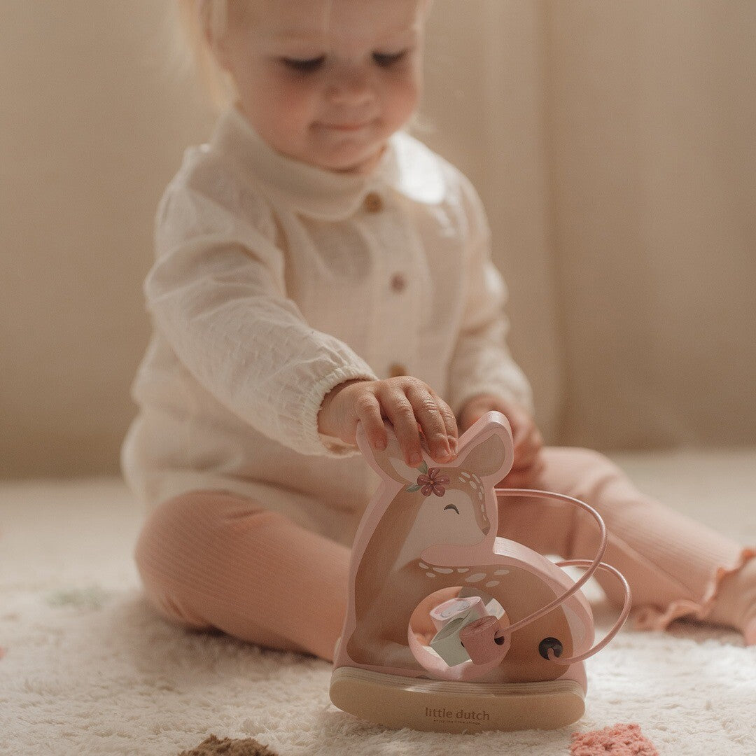little dutch wiebeldier met activiteitenlooping fairy garden   | LD7334 | 4