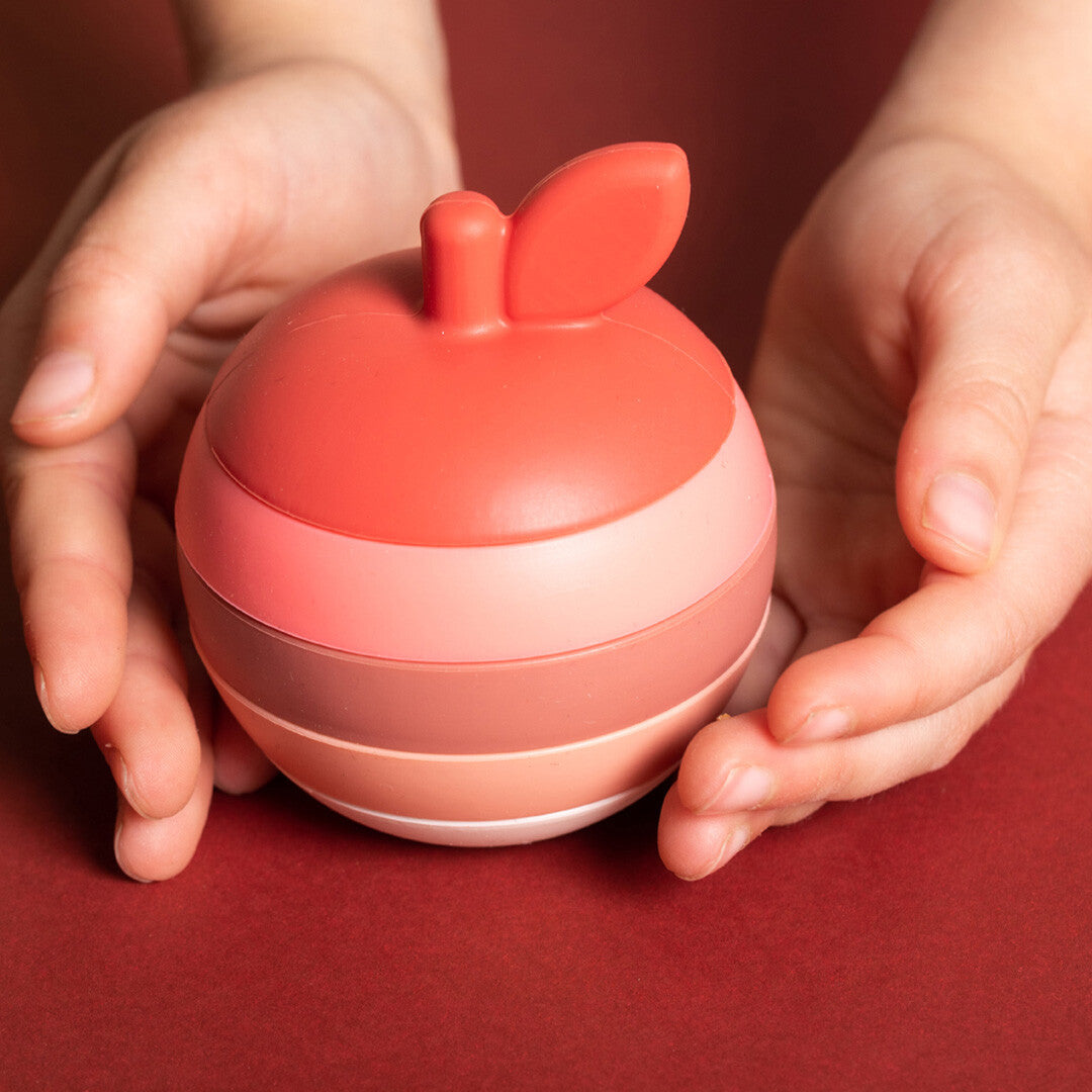 little l stapeltoren appel - red and pinks | LL018-001 | 2