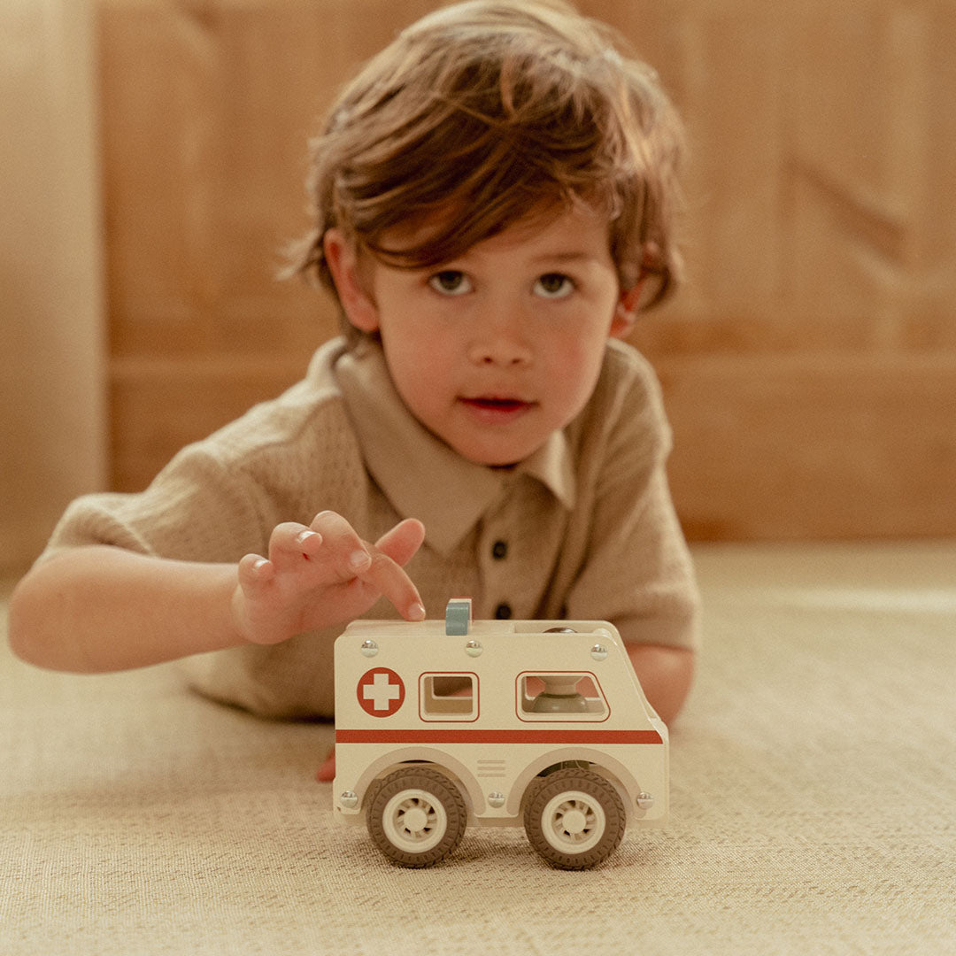 little dutch ambulance met verpleegkundige | LD2527 | 2