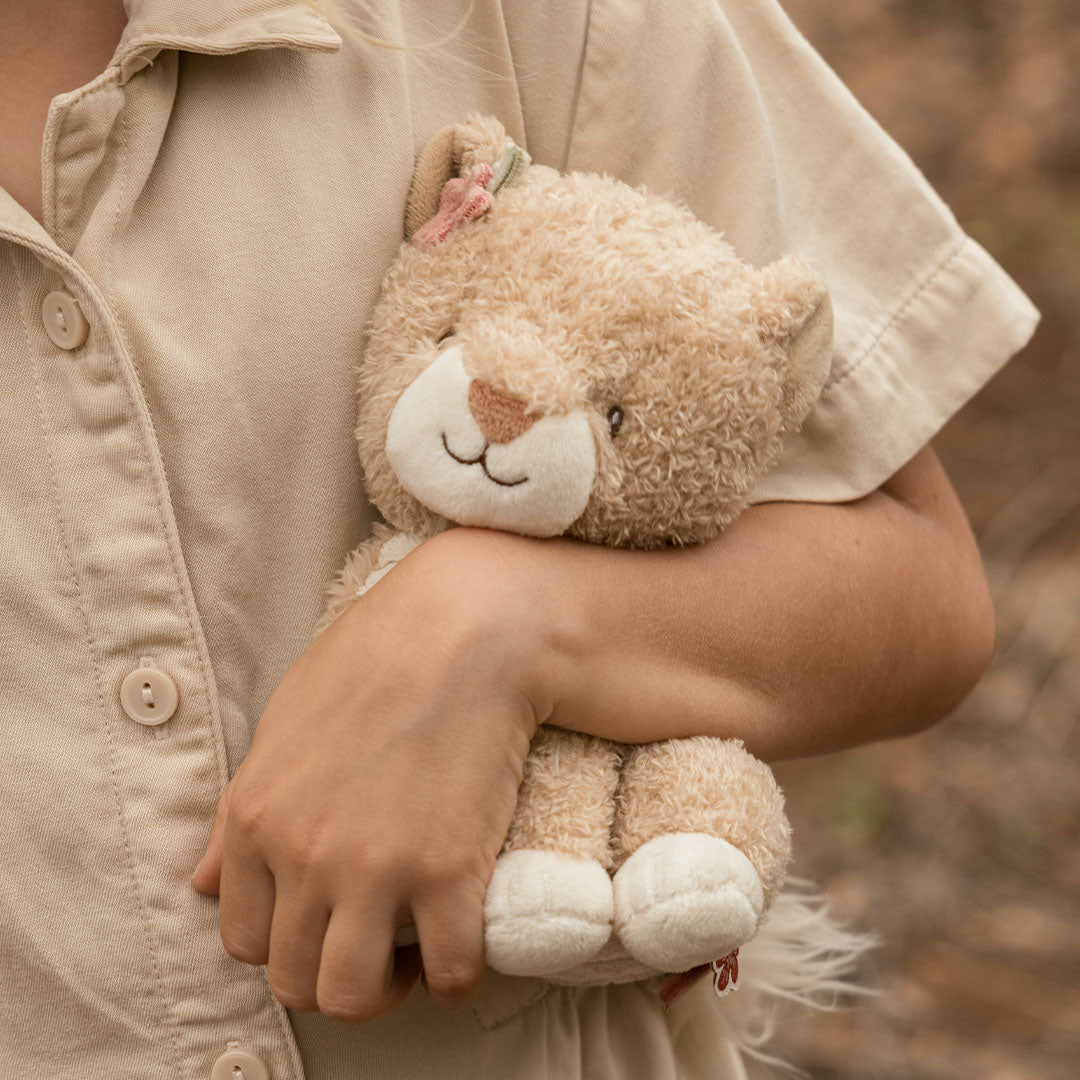 little dutch knuffelleeuwin safari friends - 17 cm | LD8357 | 2