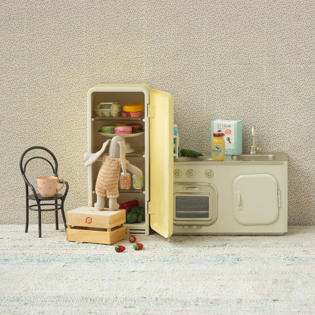 maileg poppenhuis koelkast - yellow - 22 cm | 11-4117-02 | 2