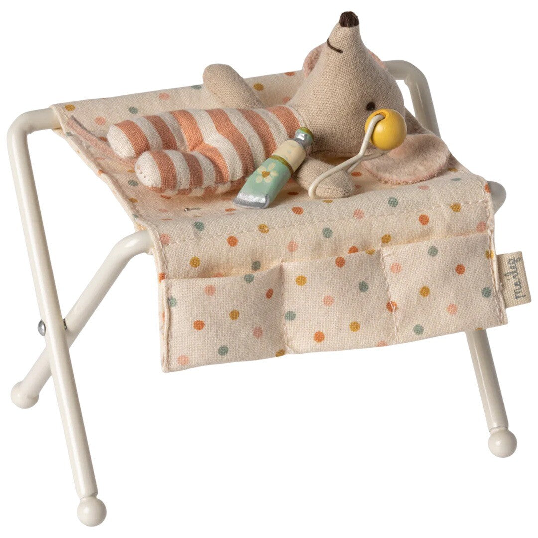 maileg poppenhuis verzorgingstafel off white - babymuis - 8 cm | 11-4120-00 | 1