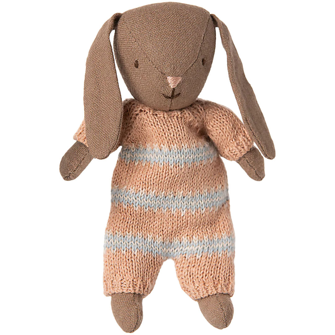 maileg knuffelkonijn micro - bruin - dusty rose gebreid pakje - 11 cm | 16-5023-00 | 0