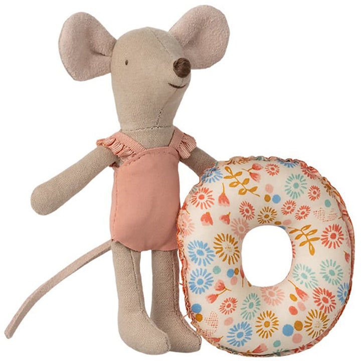 maileg-knuffelmuis-kleine-zus-met-zwemband-bloemen-10-cm-17-5102-00-1