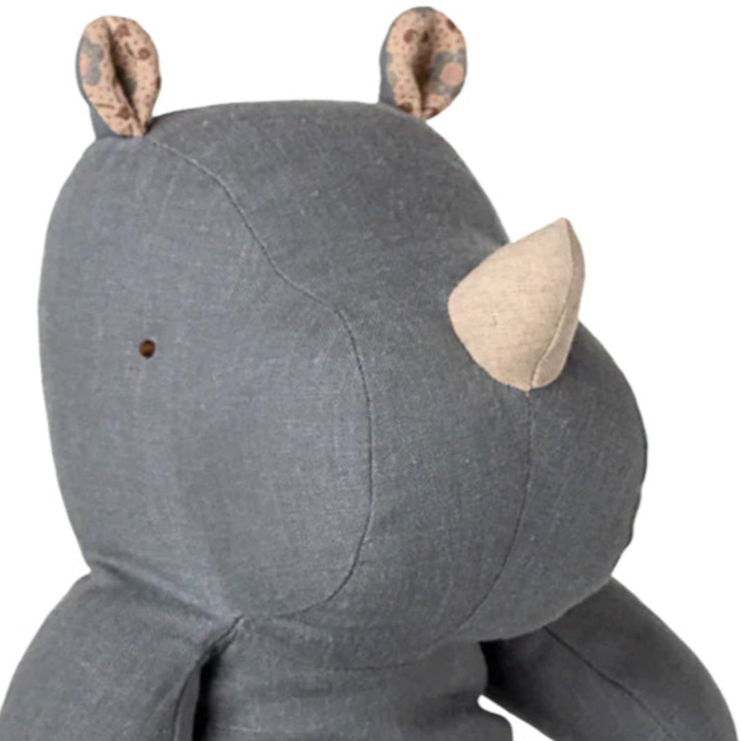 maileg knuffelneushoorn safari friends - dusty blue - 34 cm | 16-5619-00 | 1
