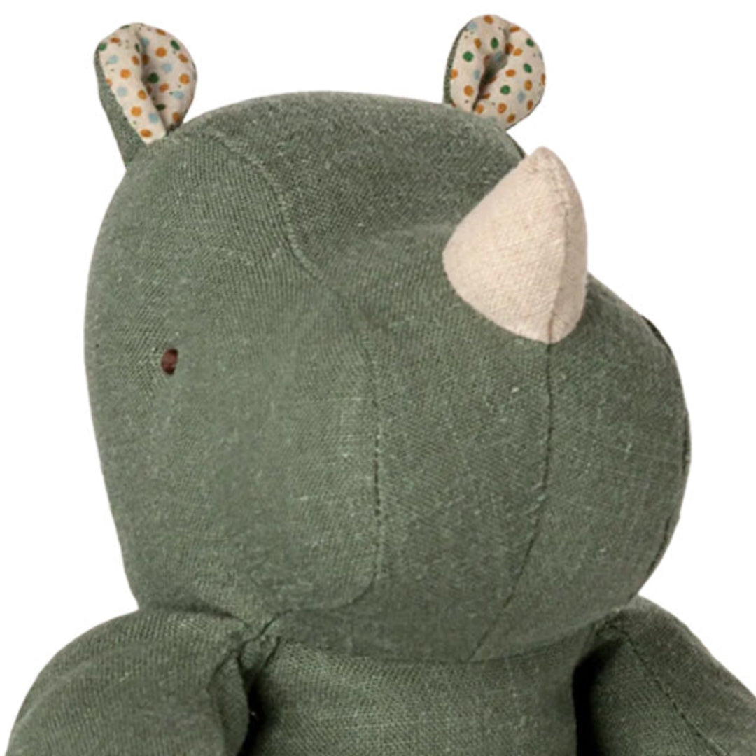 maileg knuffelneushoorn safari friends - sage - 22 cm | 16-5618-01 | 1