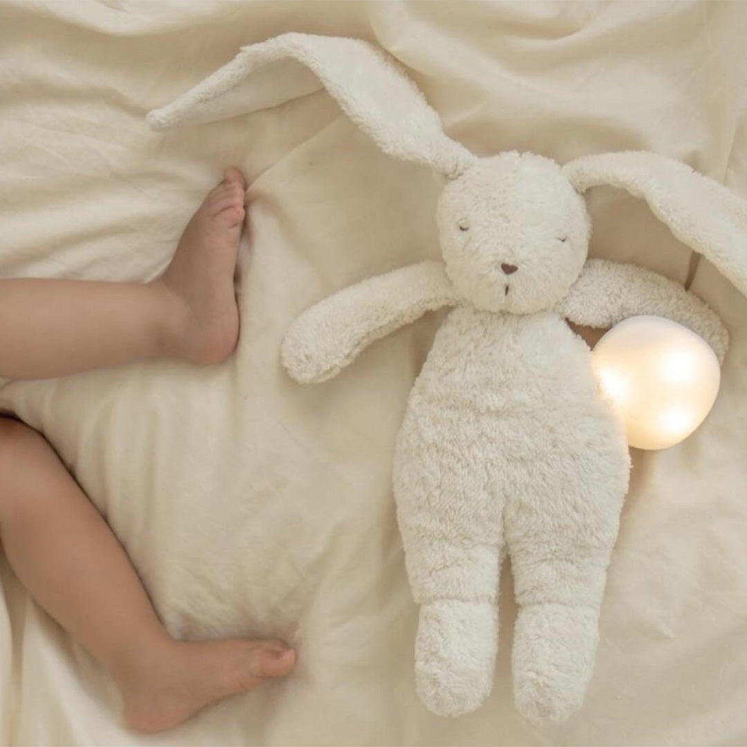moonie 2.0 next gen knuffelkonijn met nachtlamp en geluid - polar natur - 28 cm | KPO2 | 3