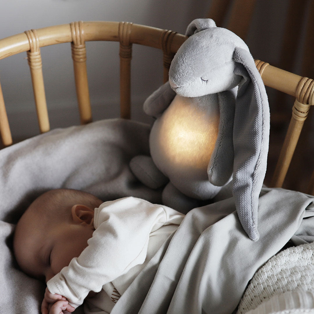 moonie 2.0 next gen knuffelkonijn met nachtlamp en geluid - silver - 28 cm | KSI2 | 2