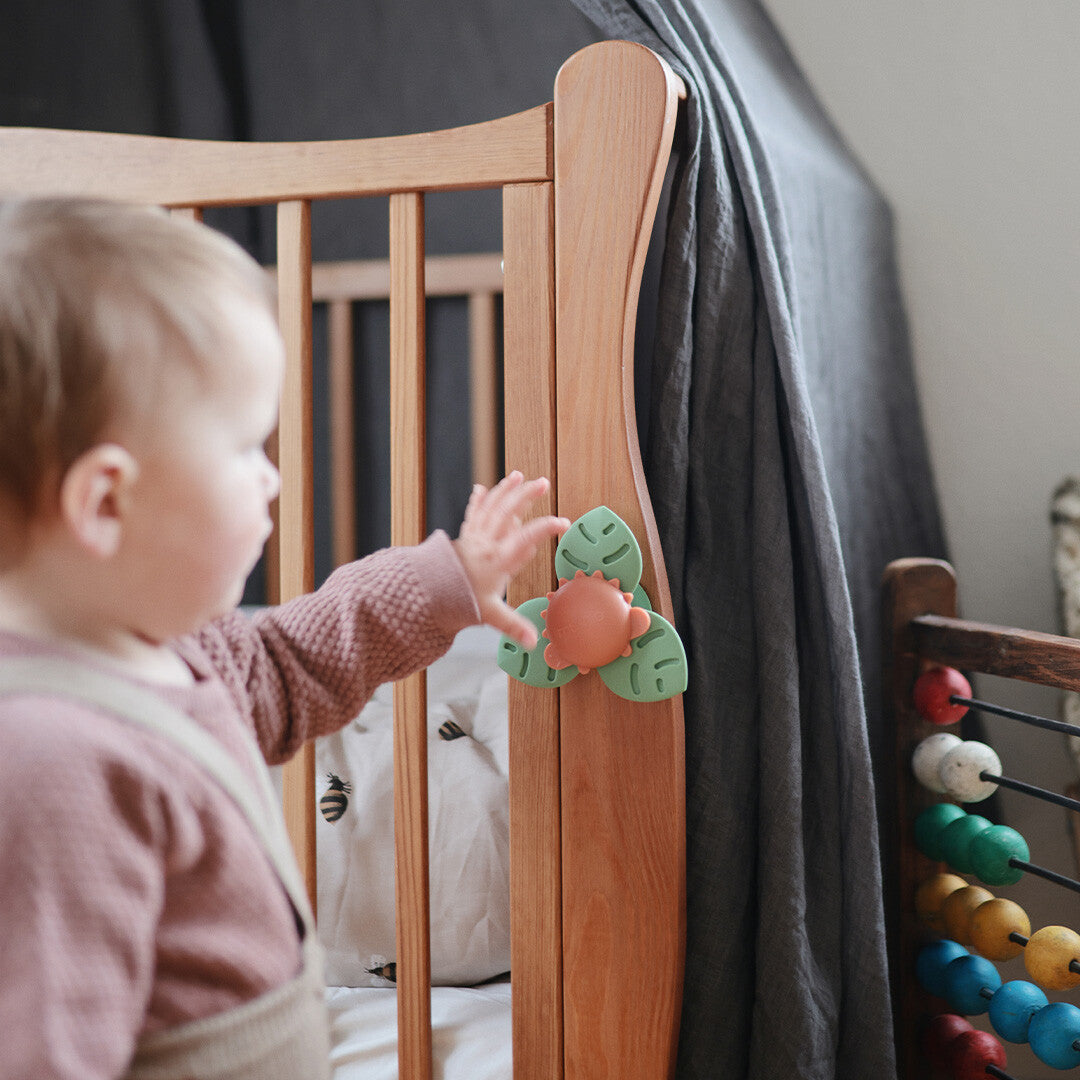 mushie babyspeeltje spinner met zuignap - dino | 70.711.01 | 3