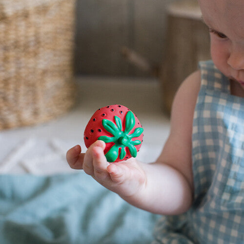 oli & carol bijtspeeltje aardbei | L-STRAWBERRY-UNIT | 2