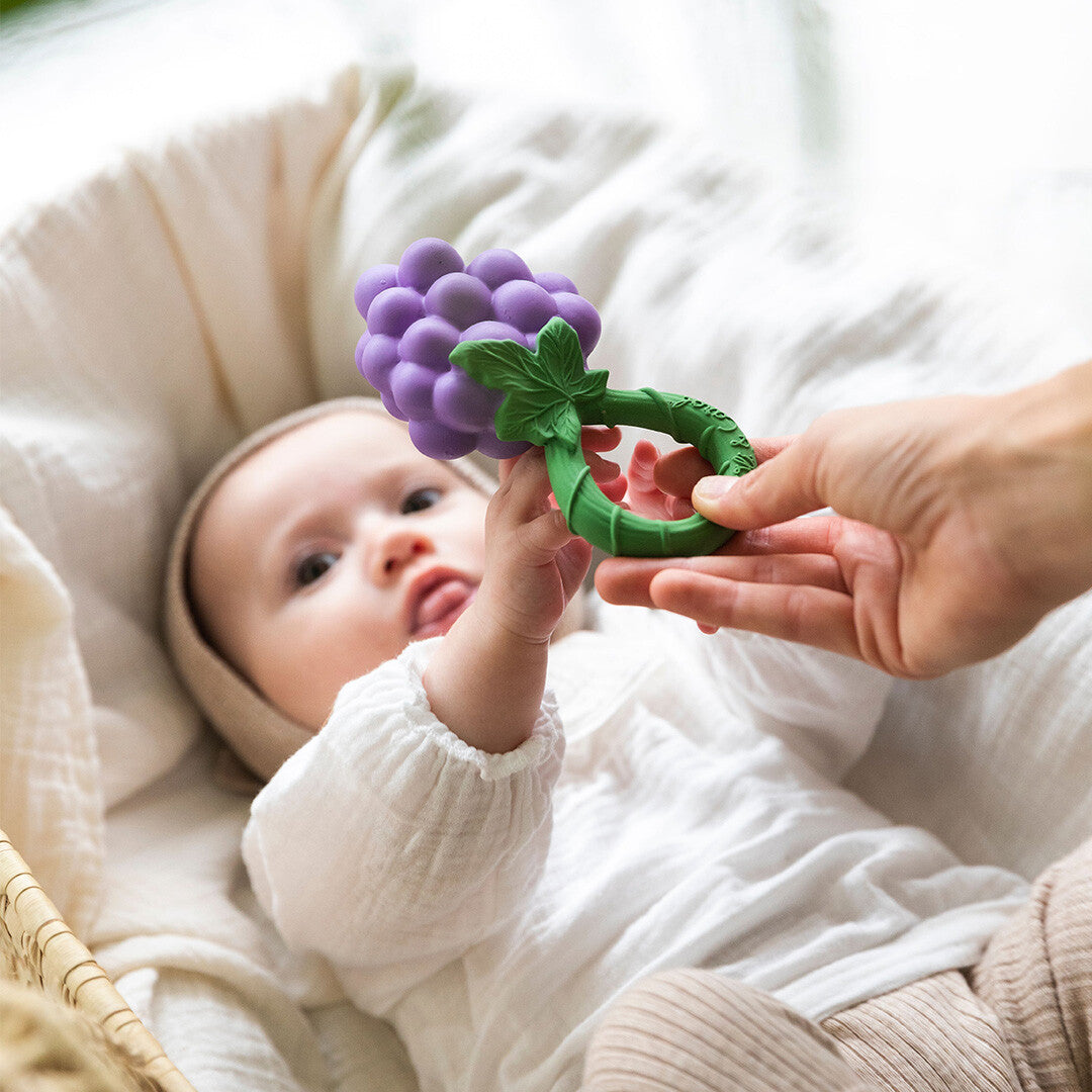 oli & carol rammelaar druiven | L-RATTLE-GRAPE | 4