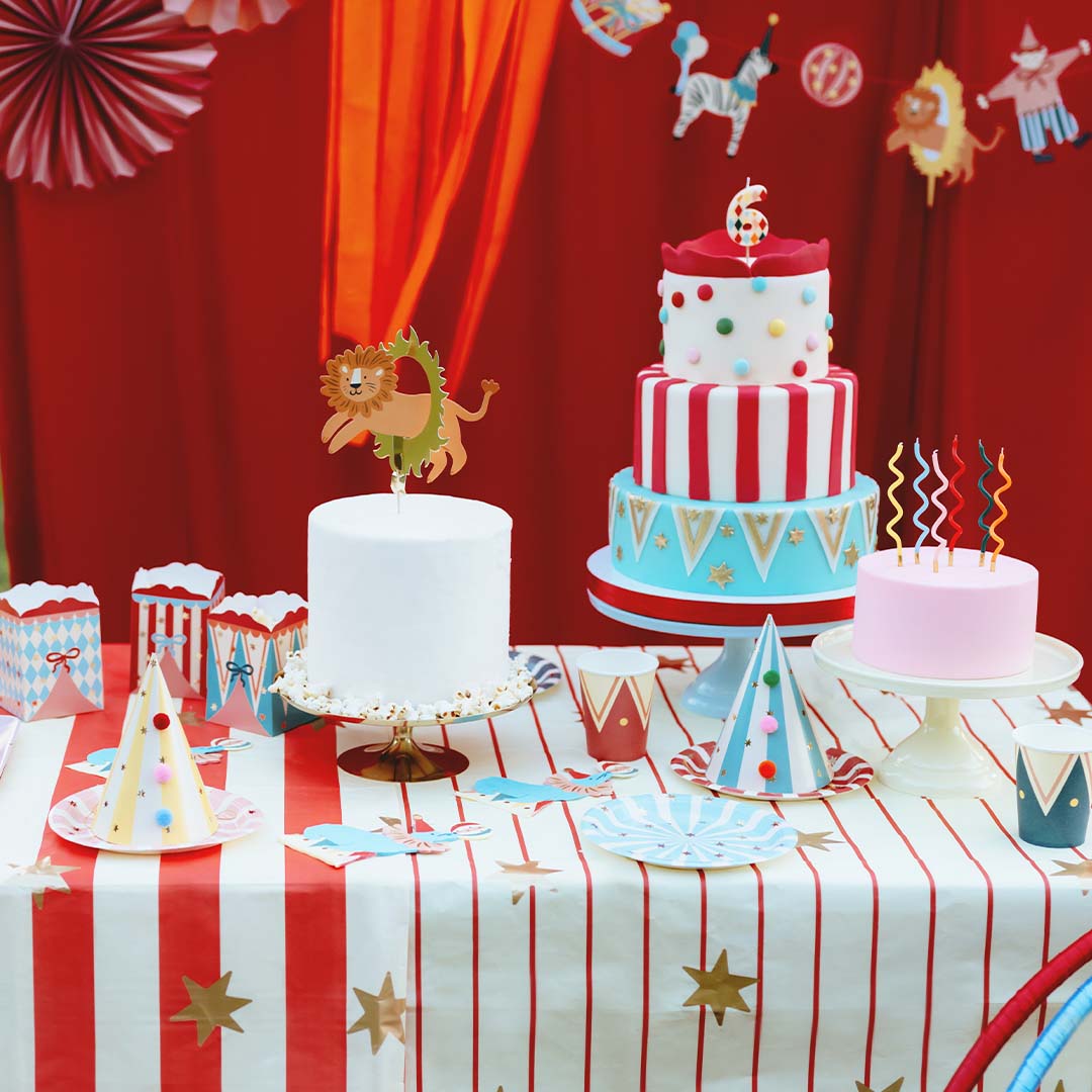 partydeco tafelkleed - dunne strepen en sterren | OBP8 | 3