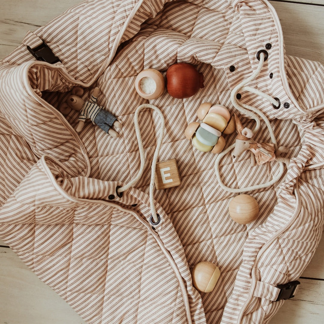play&go soft baby speelkleed en reistas organic - stripes brown | 4895250601345 | 2