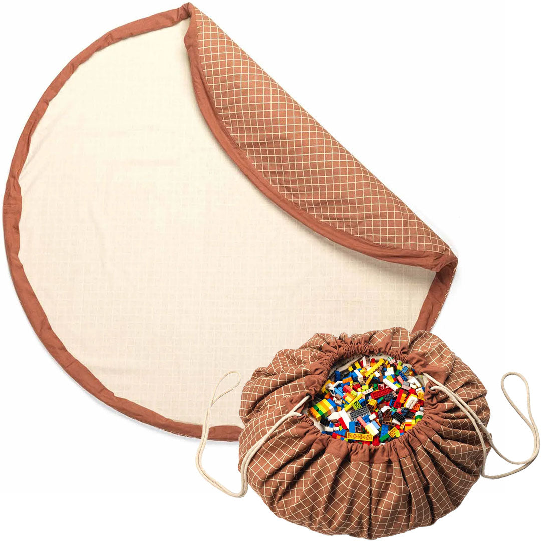 play_go-speelkleed-en-opbergzak-noomad-grid-brown