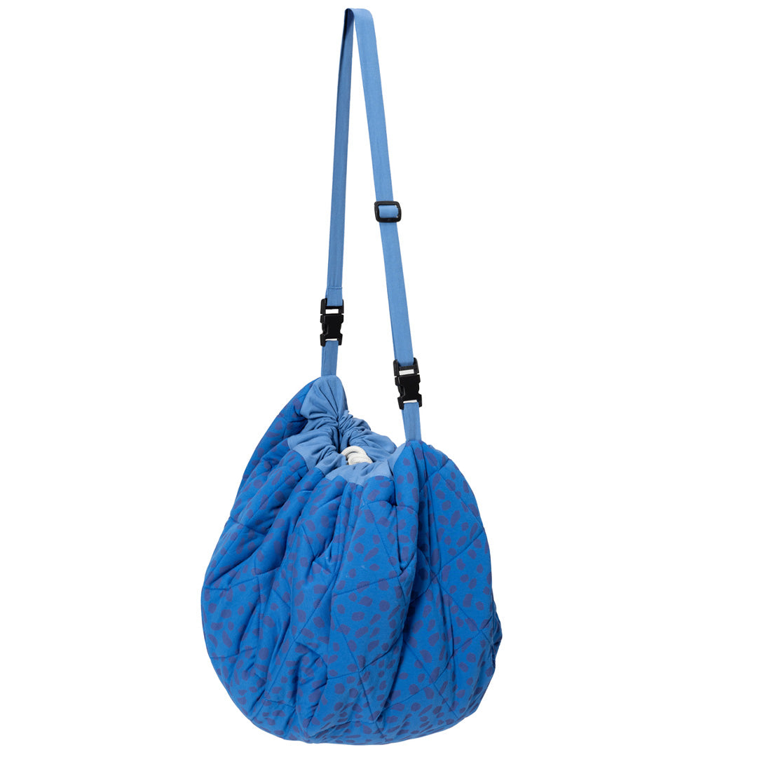 play&go baby speelkleed en draagtas noomad soft - moulin roty - puce et pilou | 4895250601598 | 4