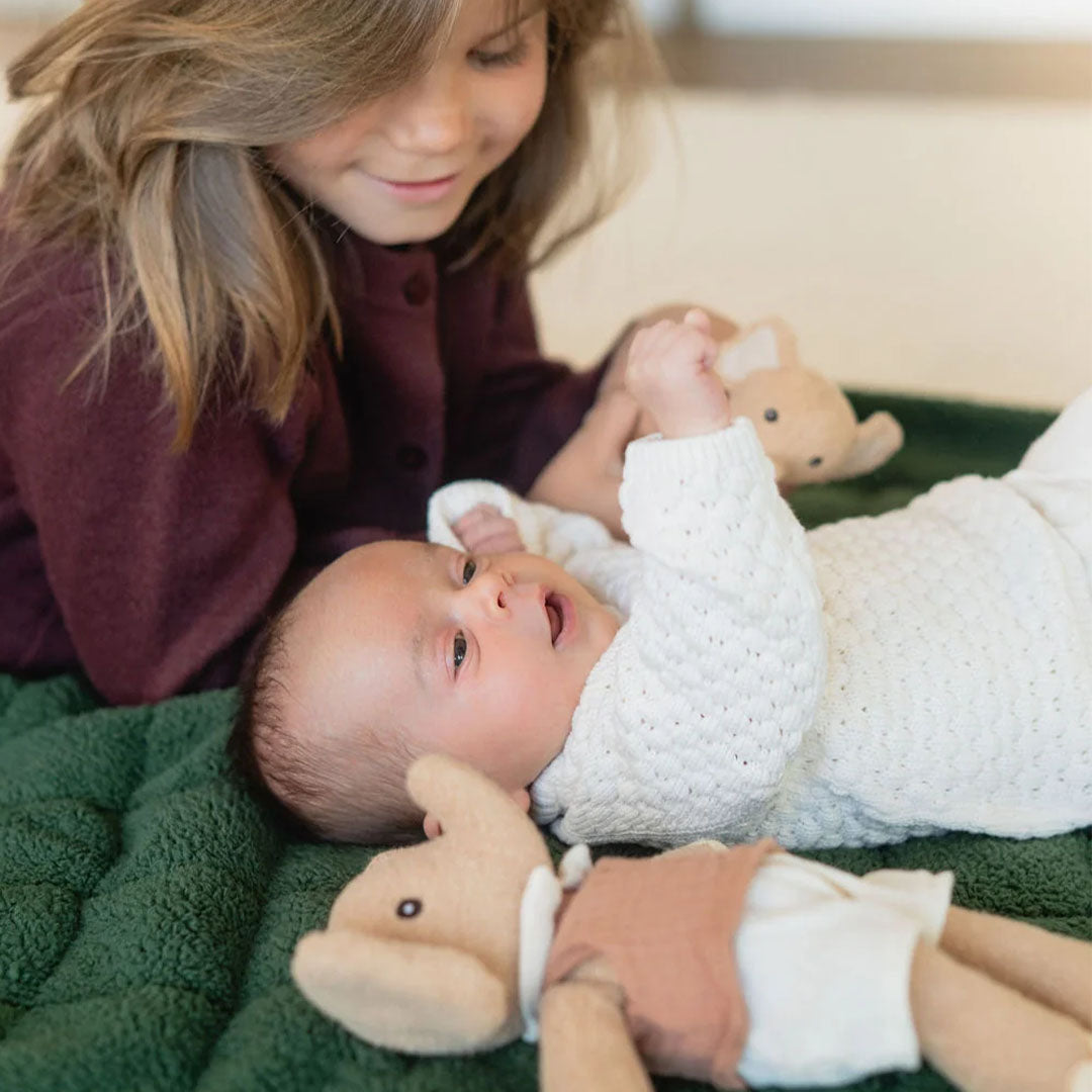 play&go babyspeelkleed en tas - evergreen teddy