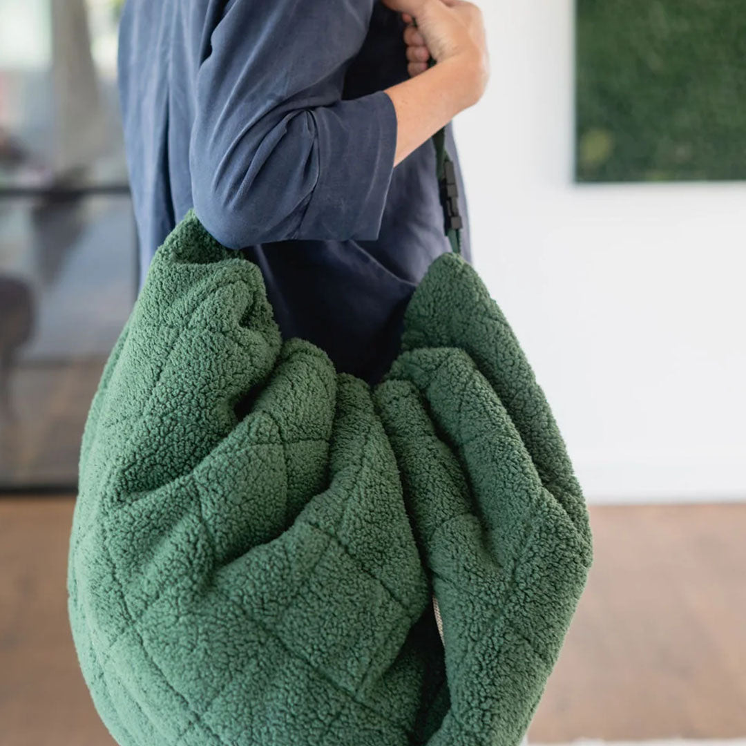 play&go babyspeelkleed en tas - evergreen teddy
