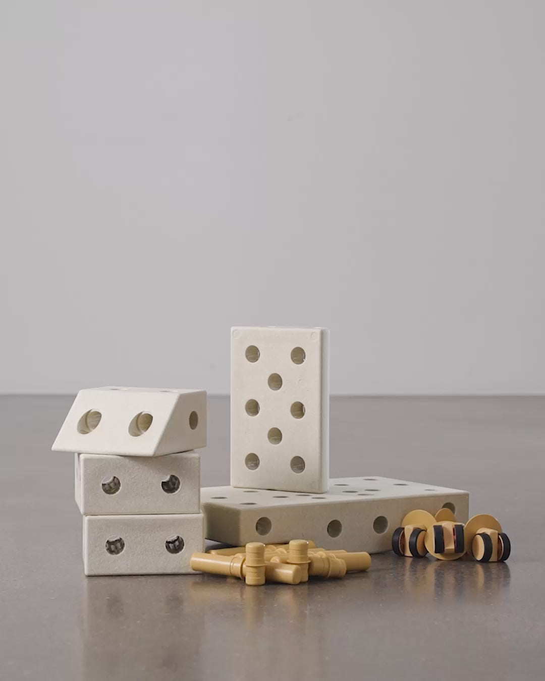 modu bouwset explorer - sand grey - 20st | M-SET-EXP-SG-HY | video