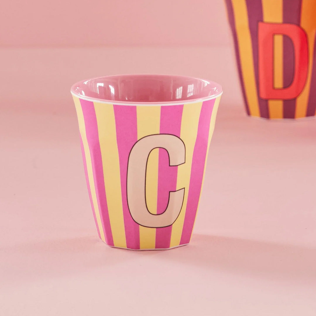 rice alfabetbeker C - streepjes - roze - 250 ml | MELCU-ALPSTRCI | 2