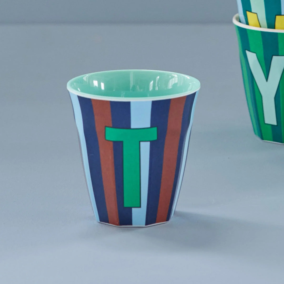 rice alfabetbeker T - streepjes - blauw - 250 ml | MELCU-ALPSTRTB | 2