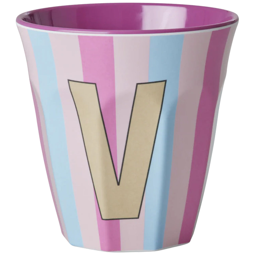 rice alfabetbeker V - streepjes - roze - 250 ml | MELCU-ALPSTRVI | 1