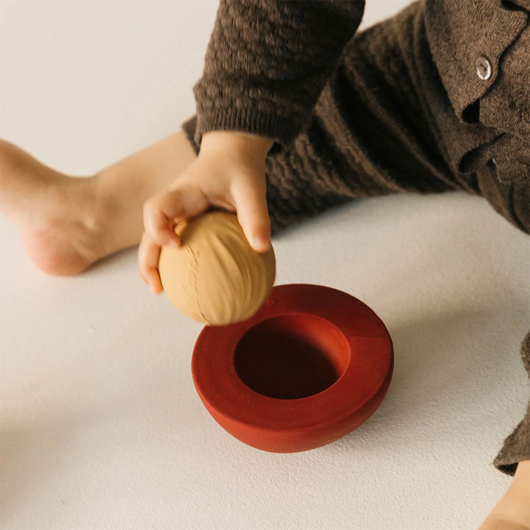 oli & carol 3-in-1 speelbal kers | L-PUZZLE-BOX-CHERRY | 3